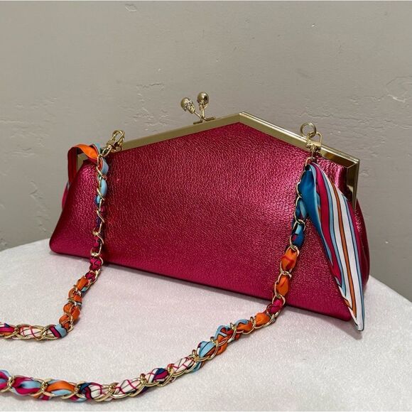 Metallic Magenta Handmade Cowhide leather Unique Frame & Skull Kisslock Purse - Picture 5 of 17